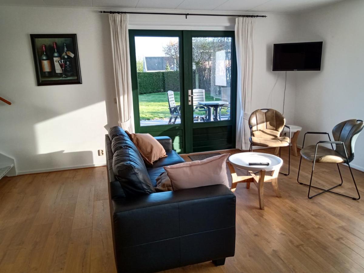 Wellnesshuis Met Hottub, Ligbad En Grote Tuin Villa Tzummarum Exterior foto